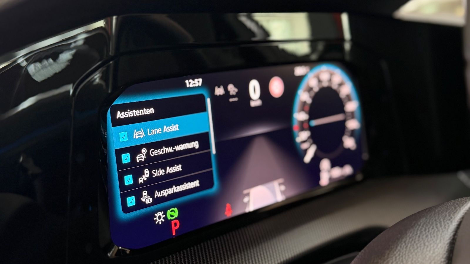 VW Golf Golf VIII 2.0 TSI 4Motion R-Line|PANO|HUD|AHK|19 Vorschau 19