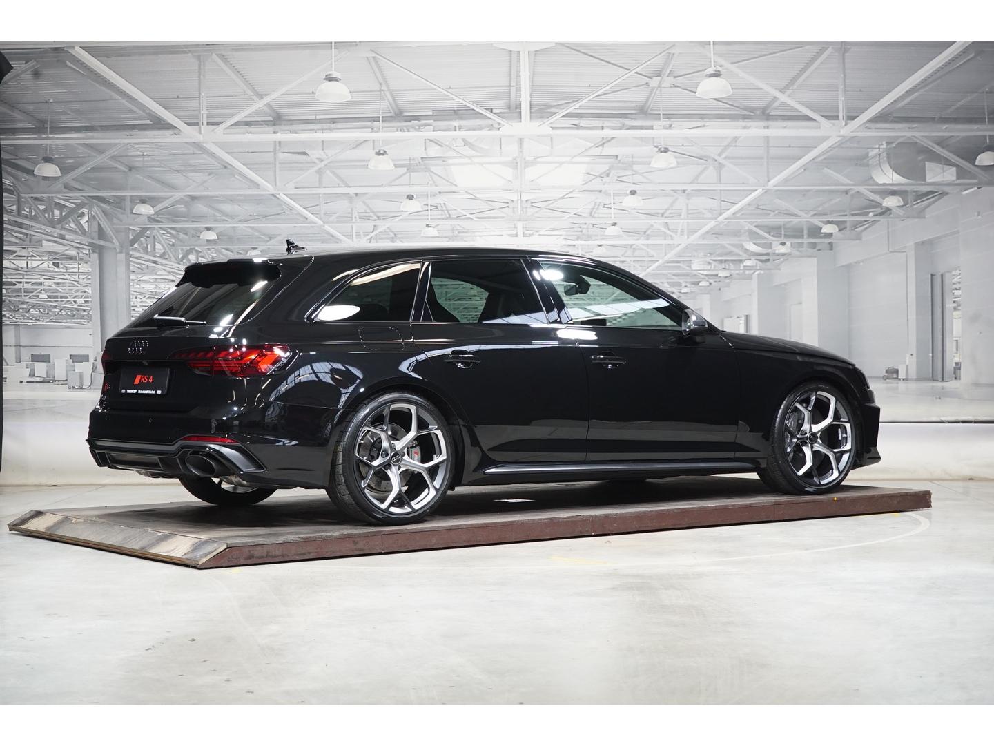 Audi RS4 Avant EDITION 25 YEARS CARBON KERAMIK 300 KM