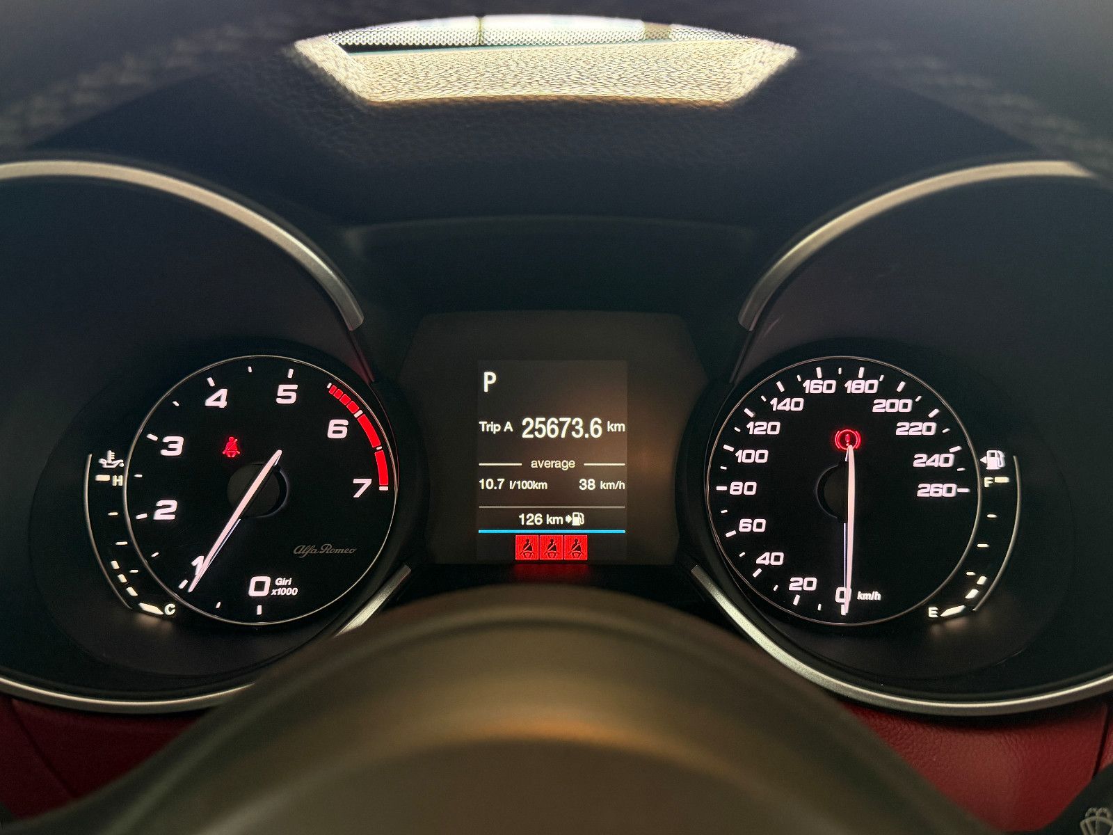Fahrzeugabbildung Alfa Romeo Stelvio Super Q4/BI-XENON/PDC/AUTOMATIK/SPURHALT