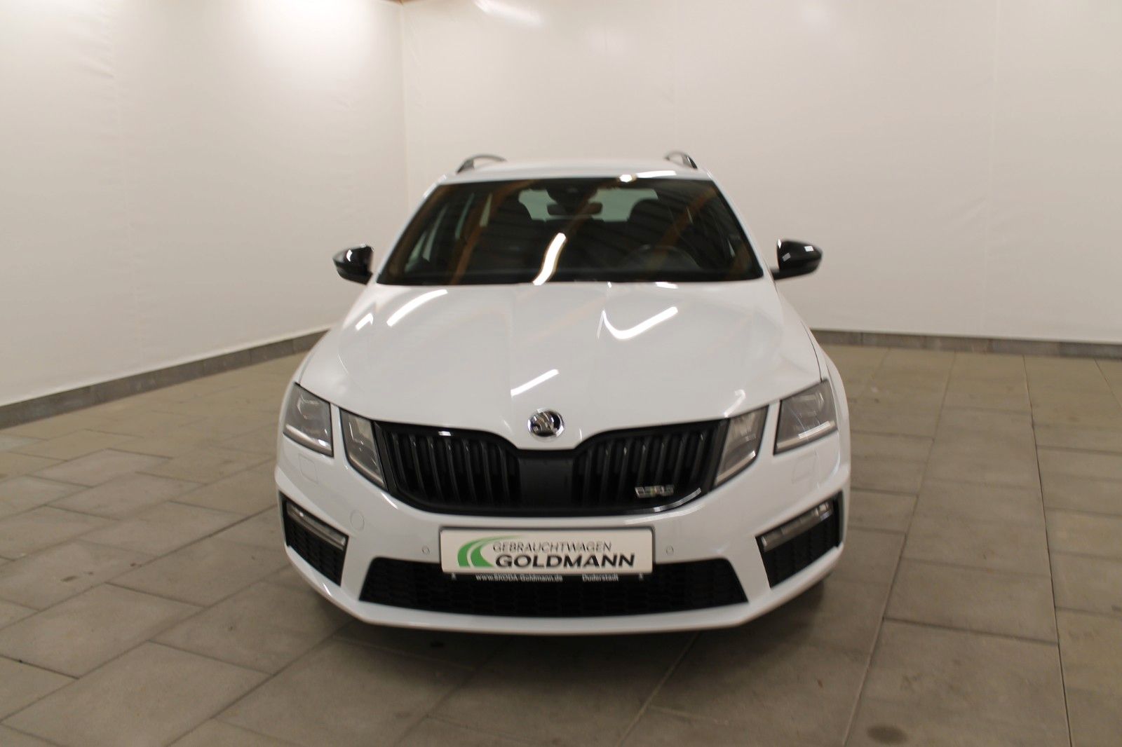 Fahrzeugabbildung SKODA Octavia Combi RS 2.0 TDI 135 kW 4x4 7-Gang DSG