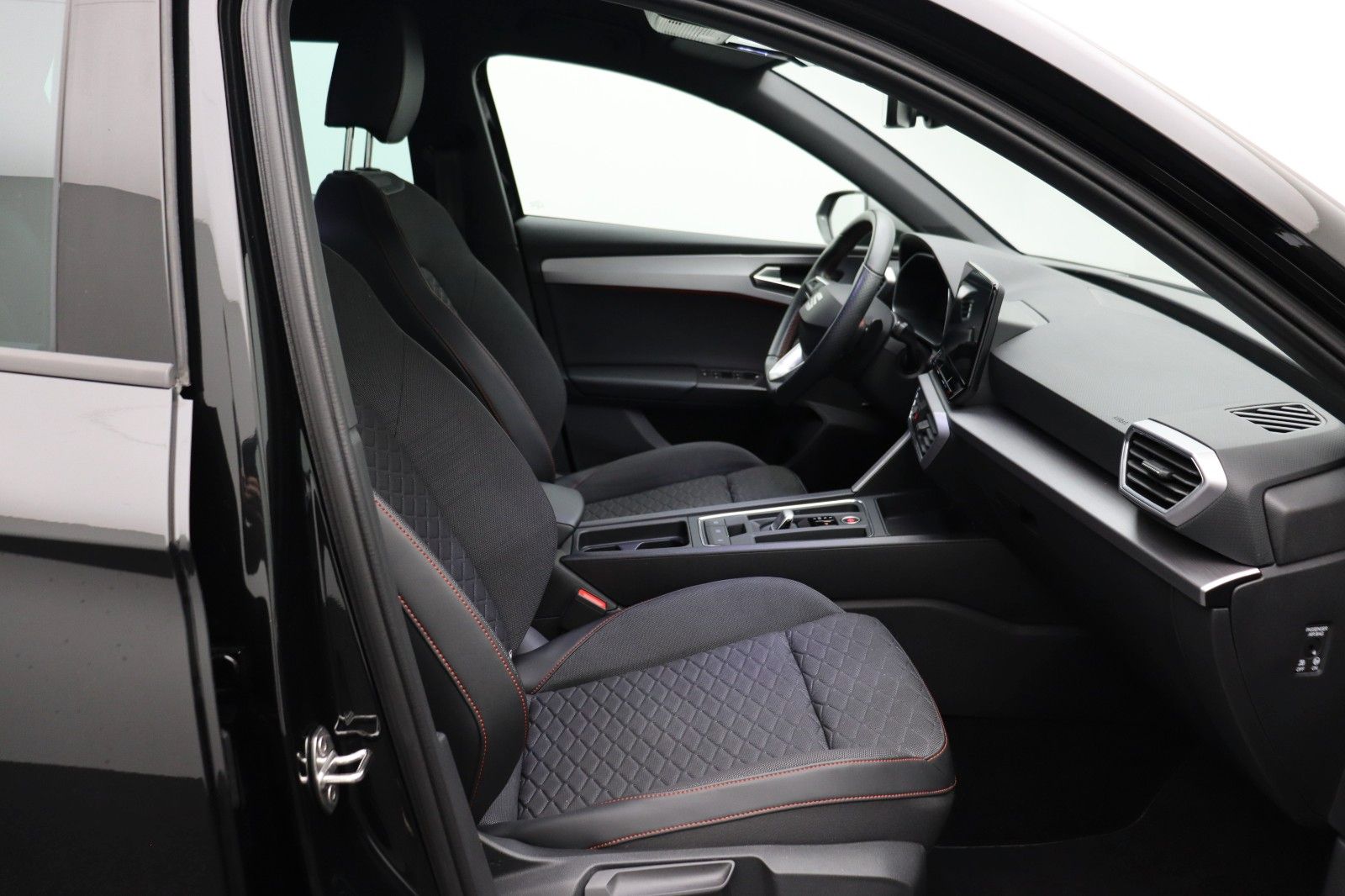 Fahrzeugabbildung SEAT Leon Sportstourer 1.5 FR