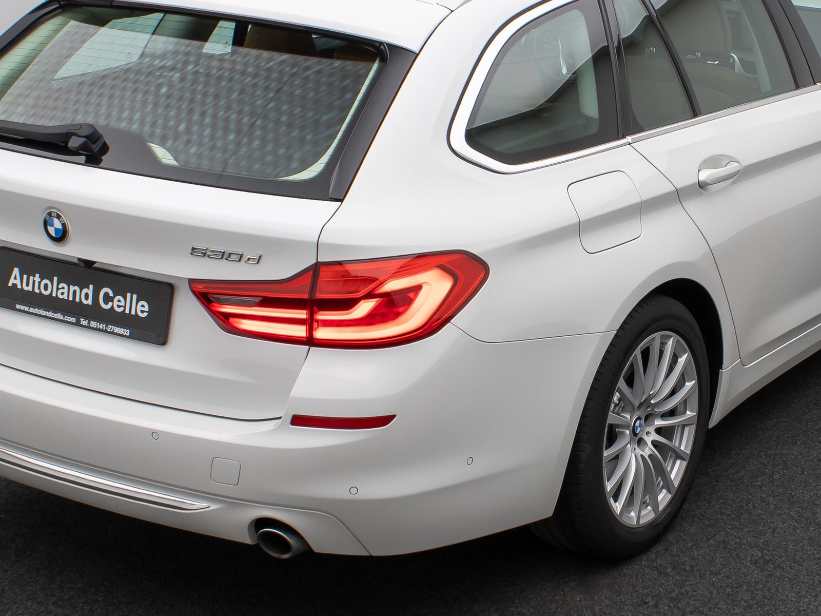 Fahrzeugabbildung BMW 530d xD Luxury Line Panorama Kamera HUD DAB HiFi