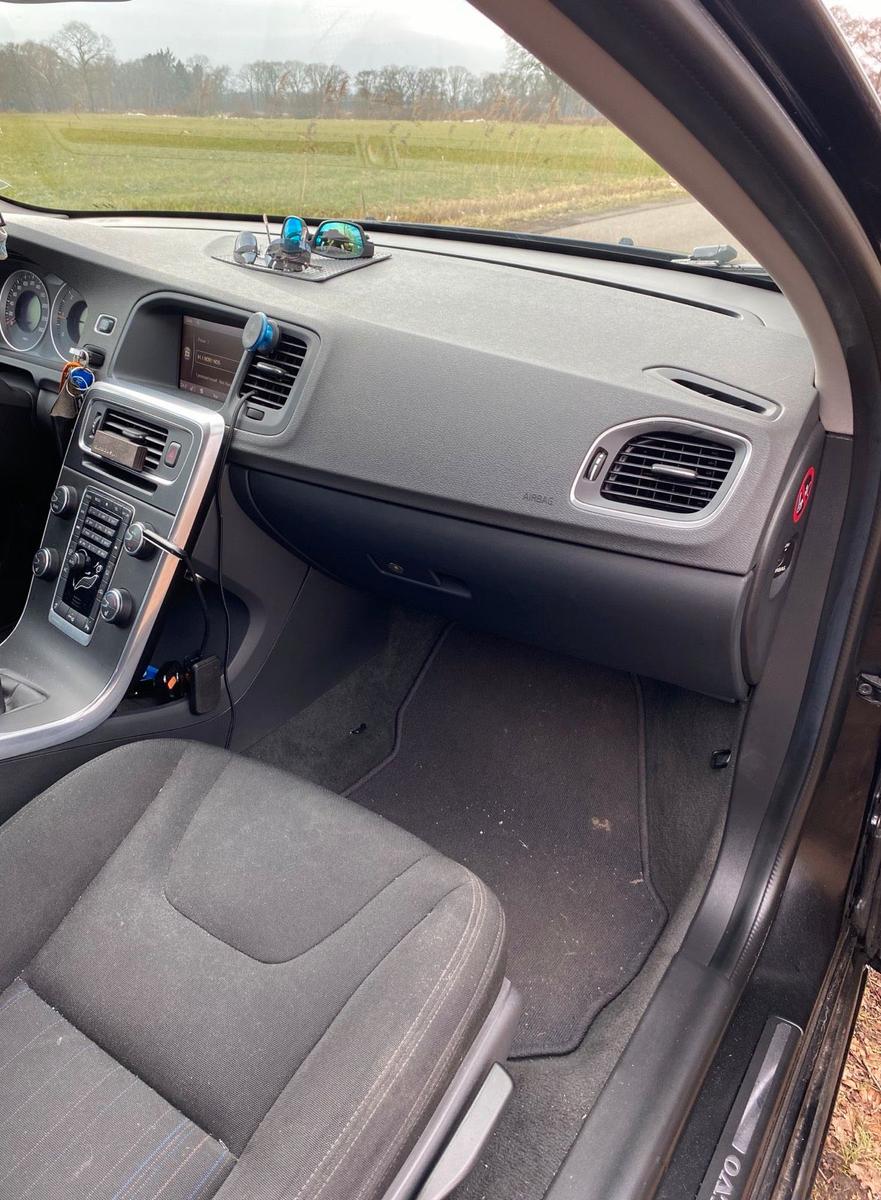 Volvo V60 2011 — photo 6