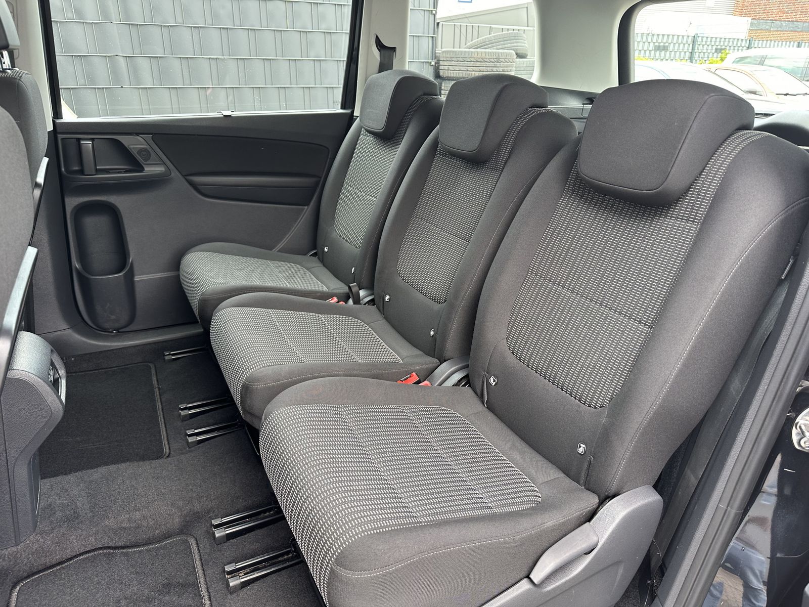 Fahrzeugabbildung SEAT Alhambra 2.0 TDI Ecomotive Style NAV+KAM+CARPLAY