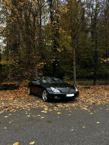 Mercedes-Benz Mercedes Benz CLS500 V8