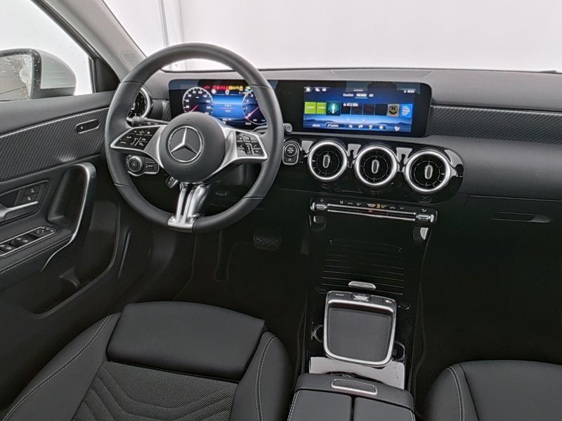 Fahrzeugabbildung Mercedes-Benz A 180 Progressive*LED*KAMERA*SPURHALTE*