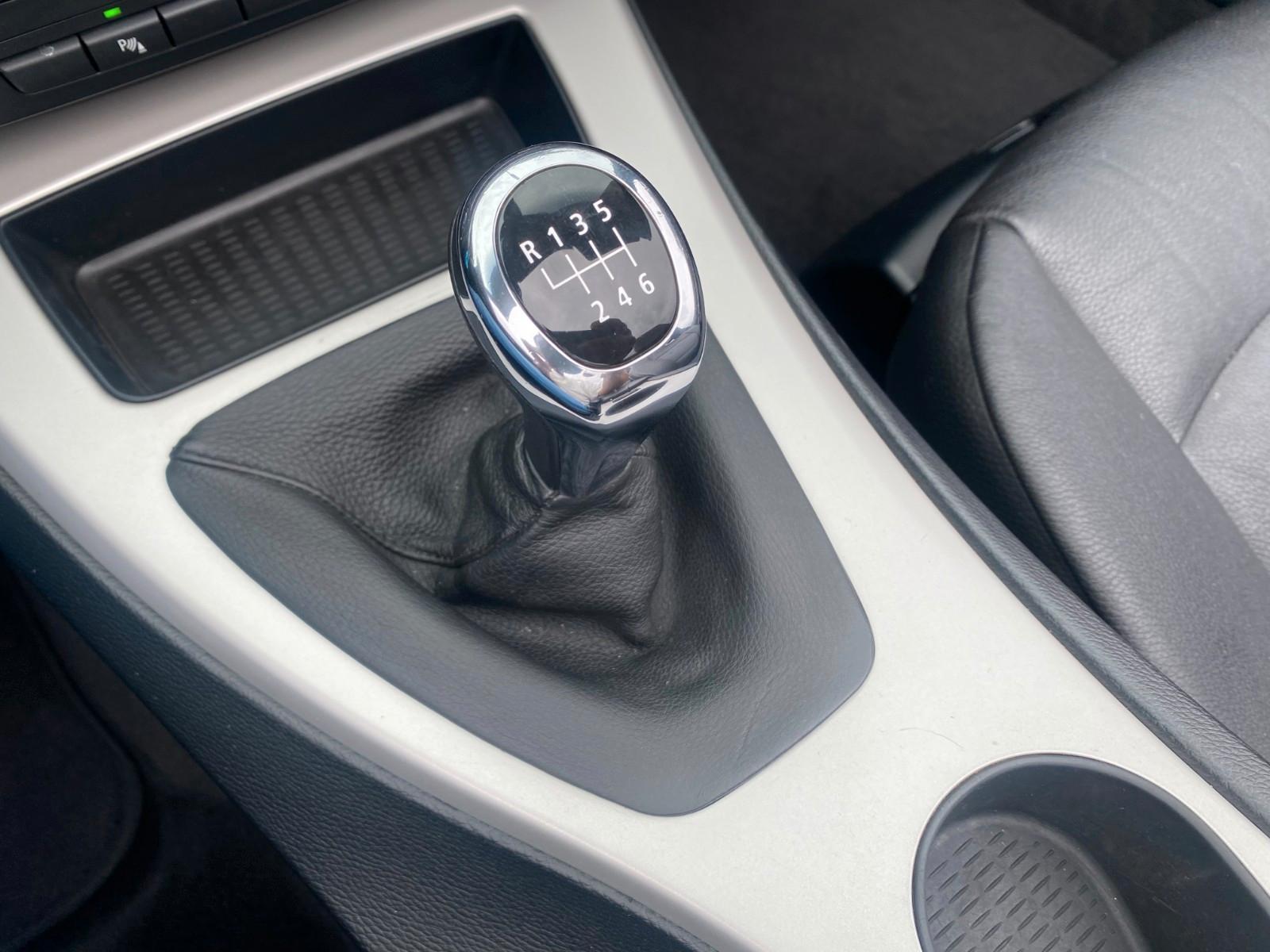 BMW 318i Cabrio Xenon Leder Sitzheizung Einparkhilfe