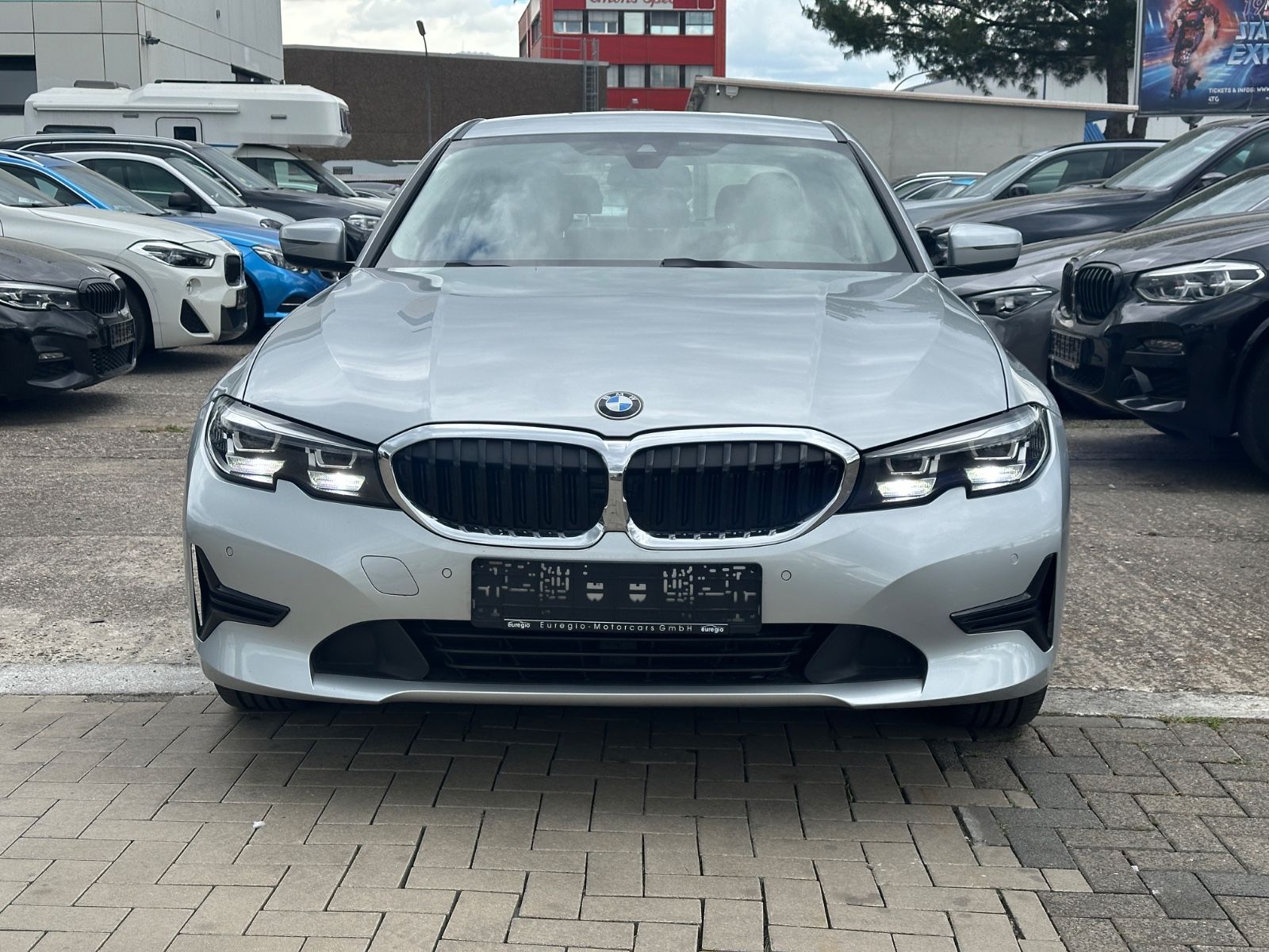 BMW 318 d Advantage/Leder/Navi/Kamera/LED/1Hand foto 3