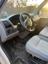 Volkswagen T5 Transporter - Volkswagen T5: Firmenfahrzeug