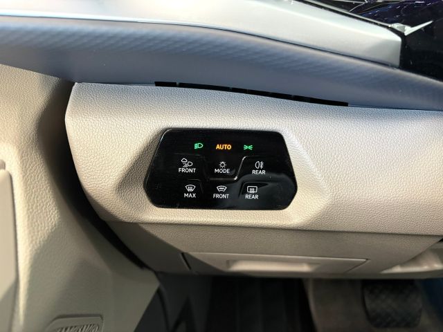 T7 Multivan Life 2.0 TDI DSG PANO STANDHZG NAVI