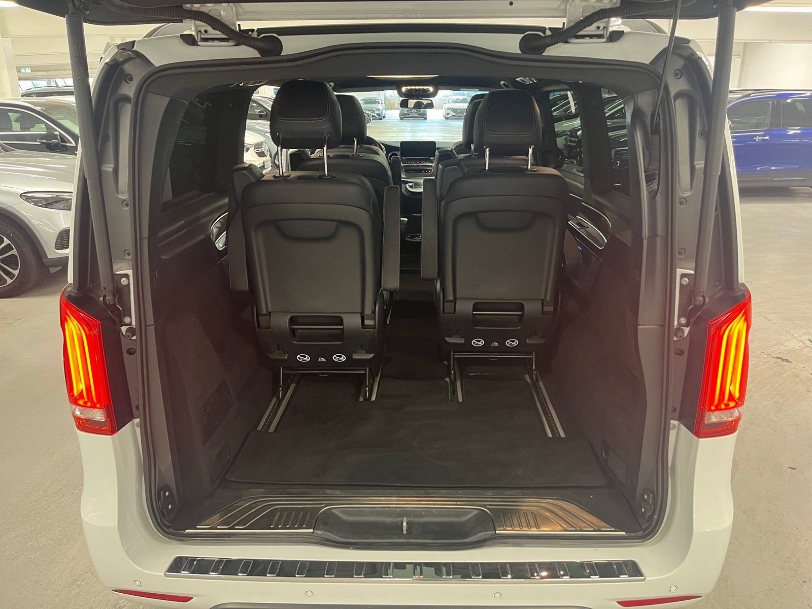 Fahrzeugabbildung Mercedes-Benz EQV 300 AVANTGARDE Lang*Totwink*Kamera*el.Heck*