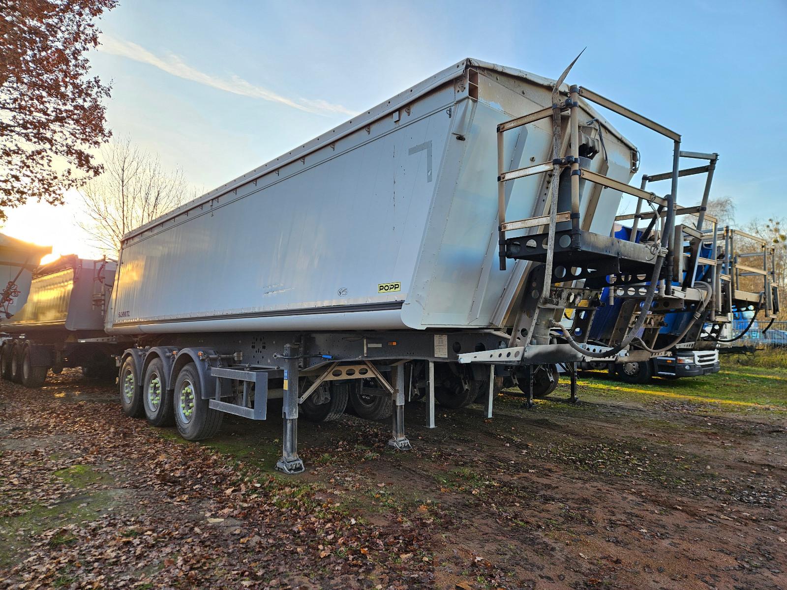 Schmitz Cargobull SKI 24 SL 8,2 Fliptop Verdeck 30 cbm