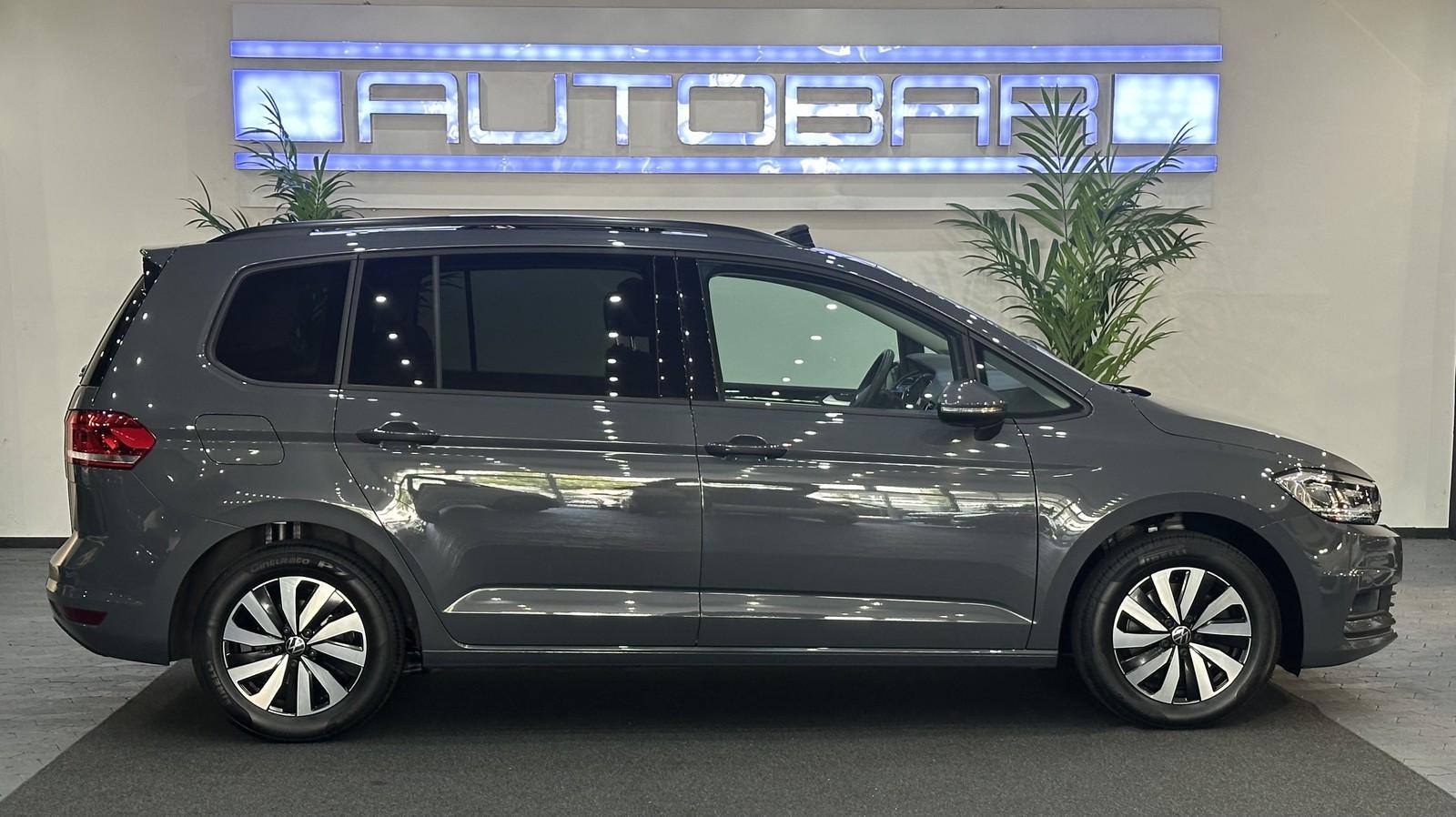 Volkswagen Touran DSG*7SITZER*PANO*ACC*AHK*CARPLAY*, миниатюра 4