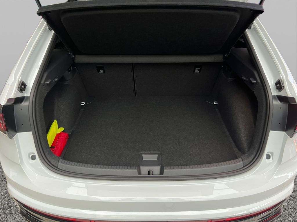 Fahrzeugabbildung Volkswagen Taigo 1.5 TSI R-Line Black Style 5 Jahre NW Gara