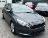 Ford Focus Lim. Ambiente *NUR 46.000KM* - Ford Focus: 0km
