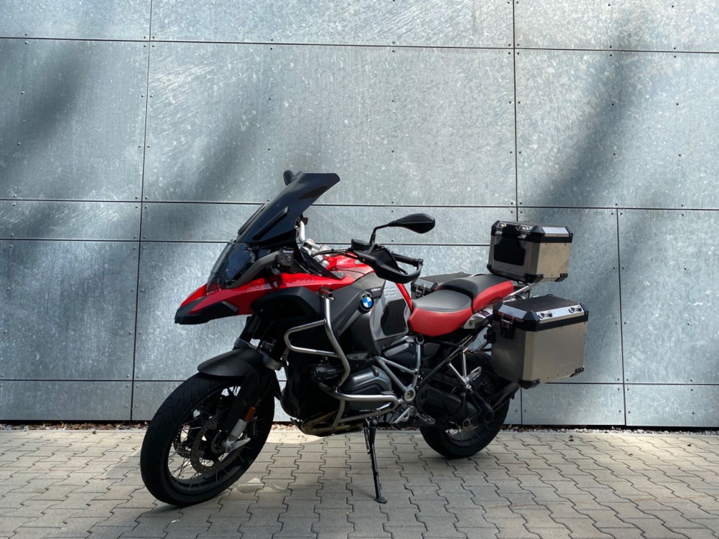 Fahrzeugabbildung BMW R 1200 GS Adventure 3 Pakete Connectivity Seiten