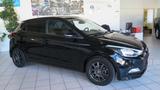 Hyundai i20 TREND *8-FACH BEREIFT*KLIMA*SITZHEIZUNG* - Hyundai i20: Schwarz