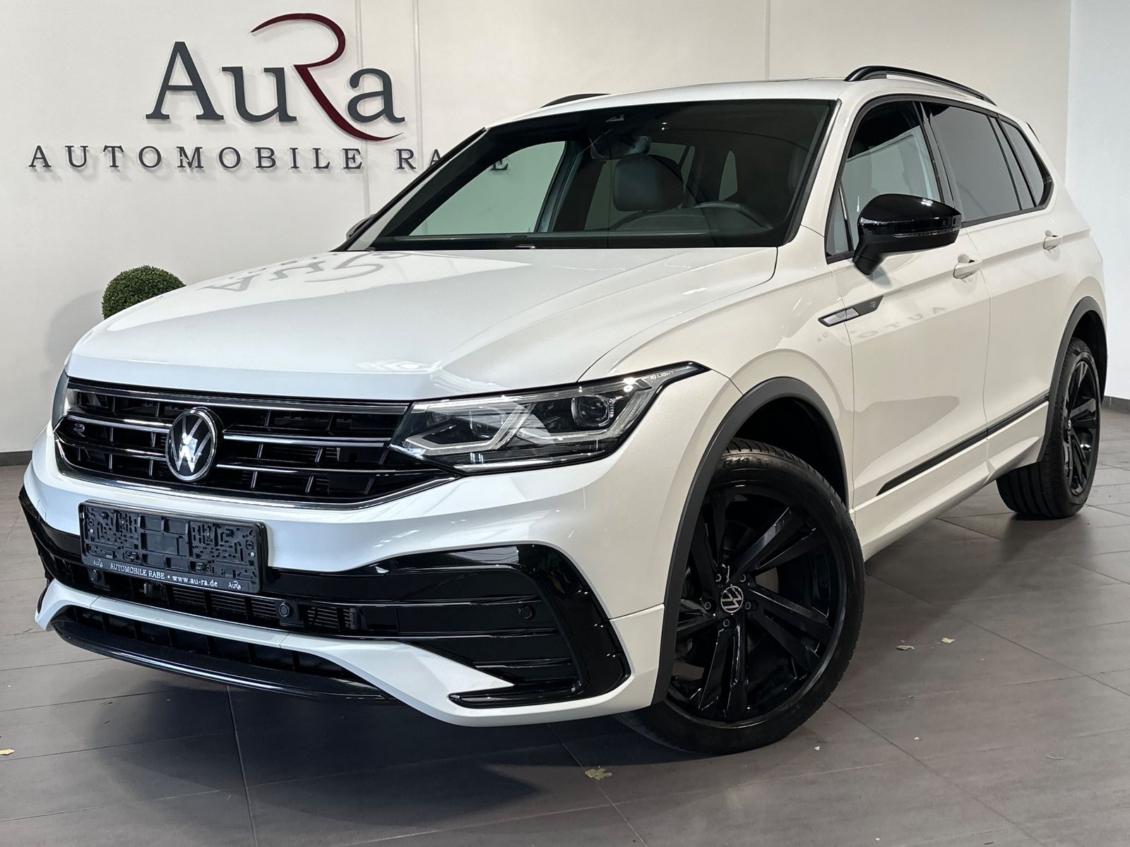 Volkswagen Tiguan Allspace R-Line Black 4M NAV+LED+PANO+KAM imagem 2