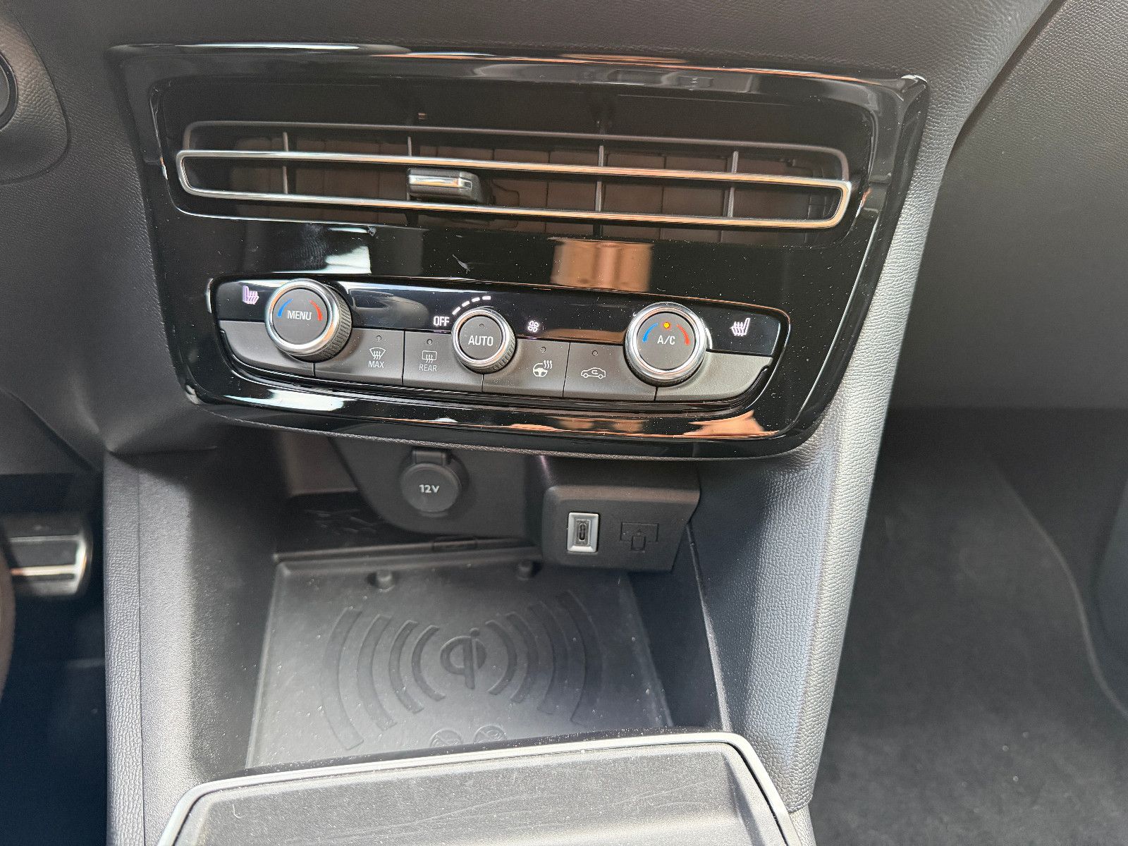 Fahrzeugabbildung Opel Mokka Edition MildHybrid 107KW 6e-DCT