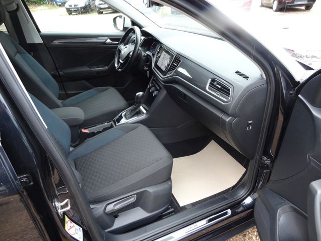 Fahrzeugabbildung Volkswagen T-Roc IQ.DRIVE/1.Hd/AHK/Pano/Navi/Kamera