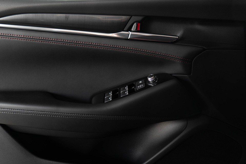 Fahrzeugabbildung Mazda 6 Kombi 2.5i 194PS A/T HOMURA SUNR