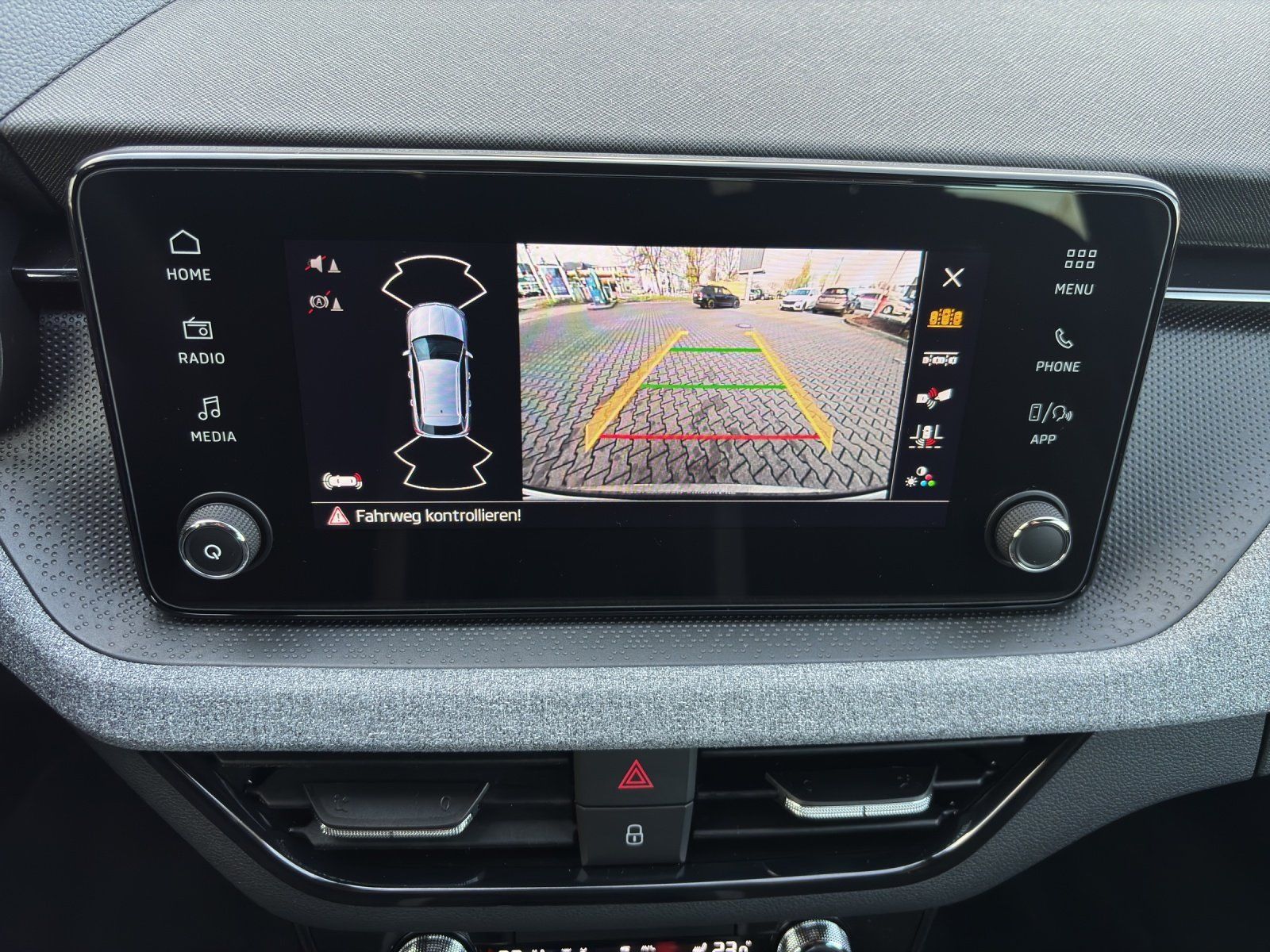 Fahrzeugabbildung SKODA Kamiq Tour 1,0 TSI 85 kW DSG