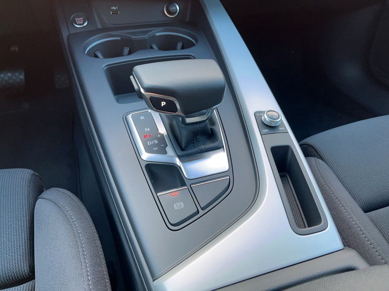 Fahrzeugabbildung Audi A4 Avant TFSI*S-line*Pano*Navi*Aktionsangebot*
