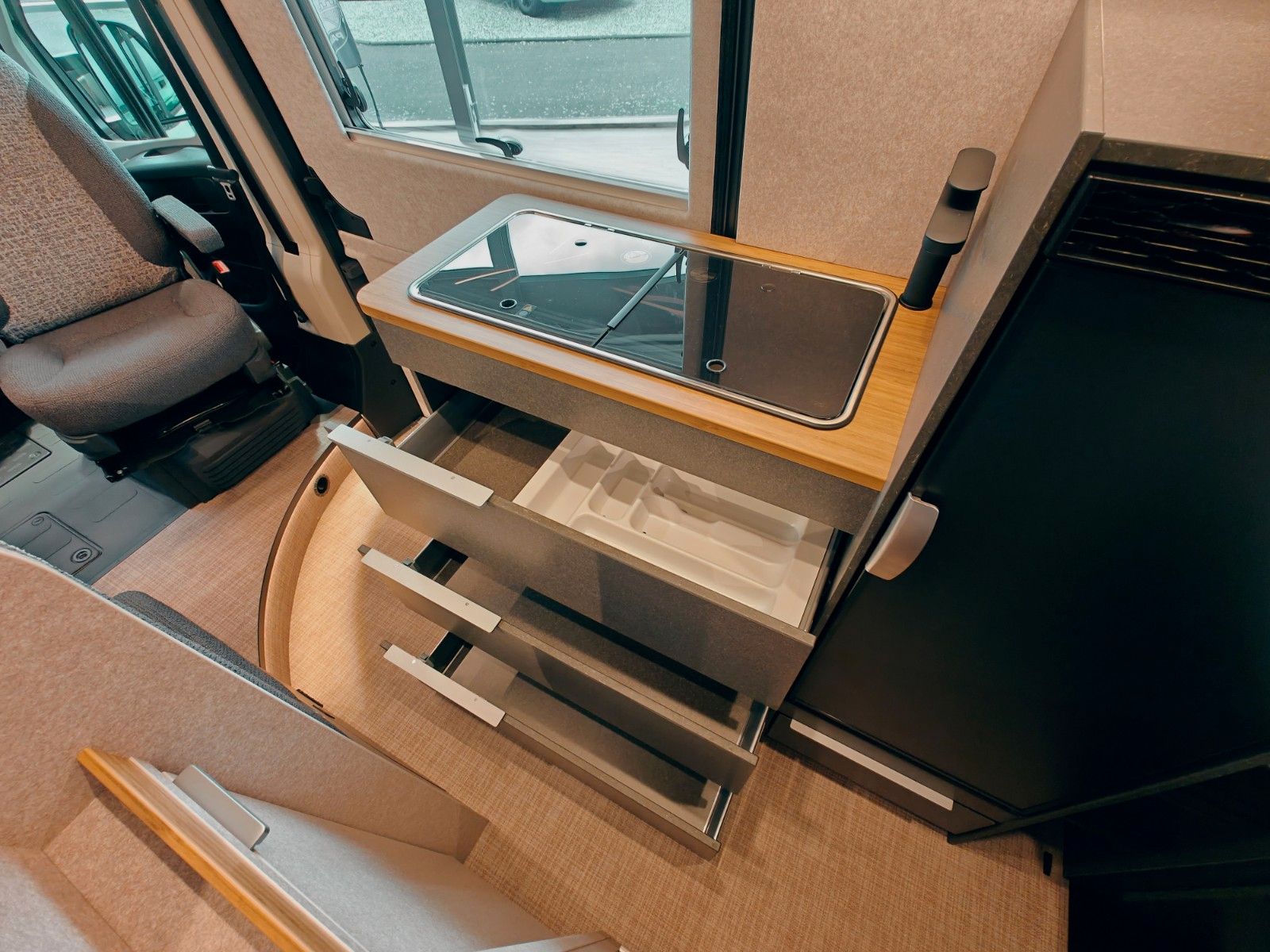 Fahrzeugabbildung HYMER / ERIBA / HYMERCAR HYMER REDWOOD 600 TRAIL 2026