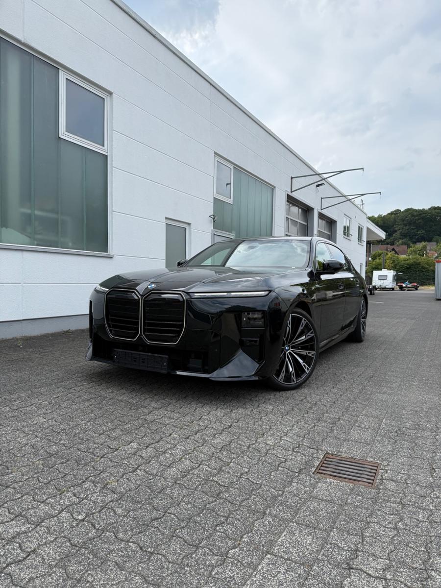 BMW 740i xDrive/B&W/SkyL/Kristal/Carbon/Integral
