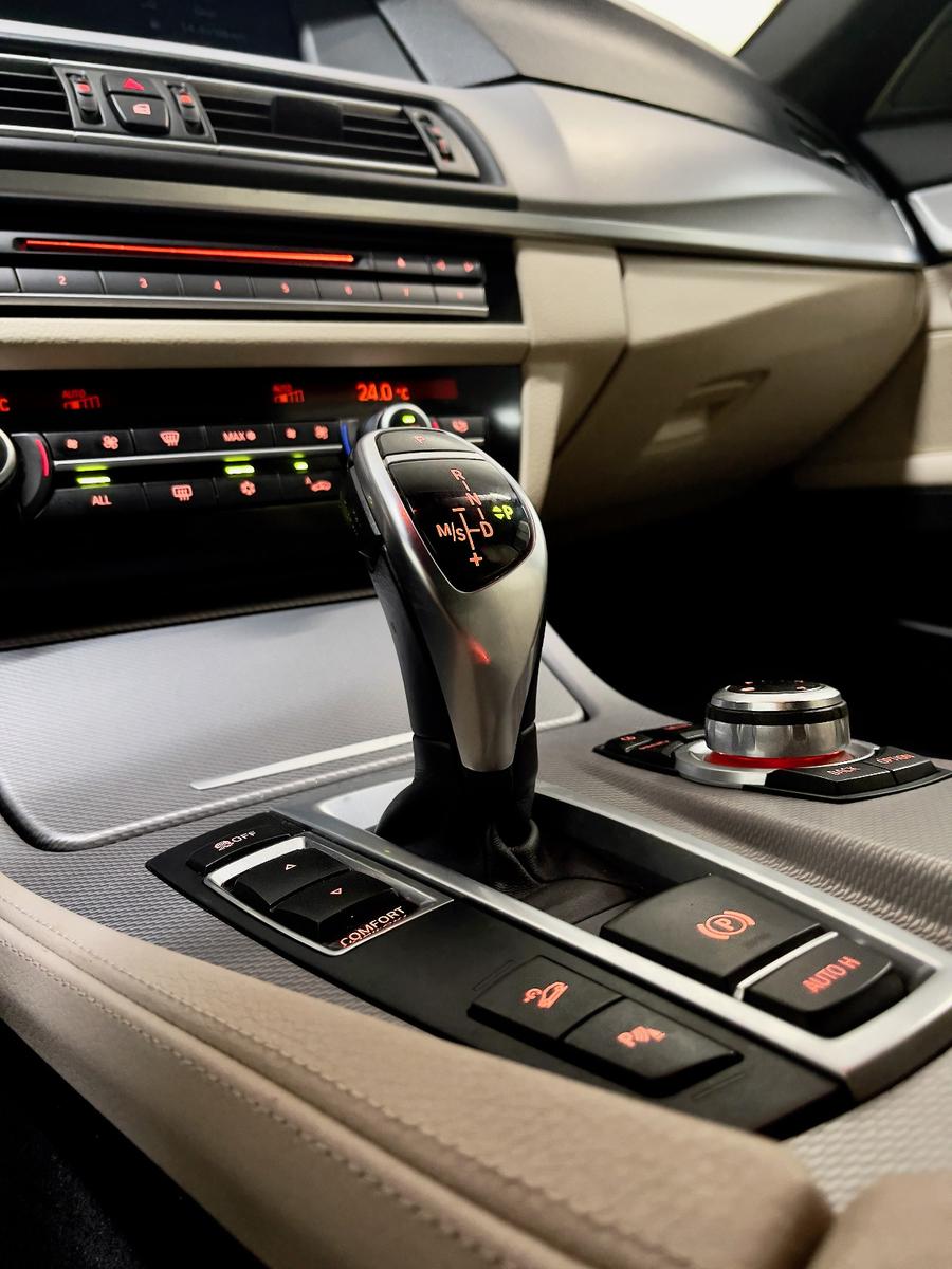 BMW 535d xDrive 313ch - PACK M - XDRIVE - INTERIEUR CUIR - SIÈGES CHAUFFANTS - CAMÉRA DE RECUL