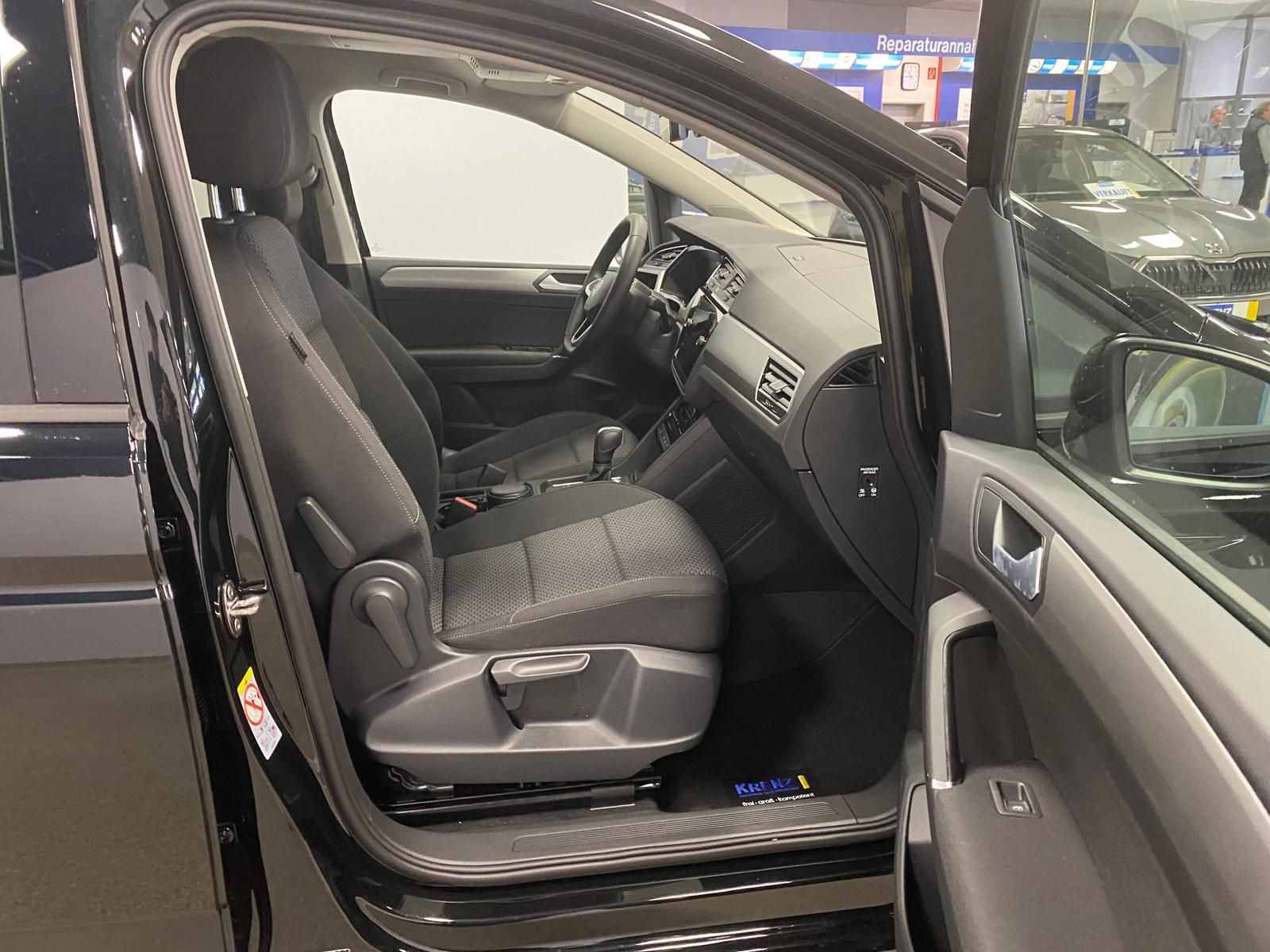 Fahrzeugabbildung Volkswagen Touran 1.5 TSI R-LINE COMFORTLINE DSG+ACC+AHK