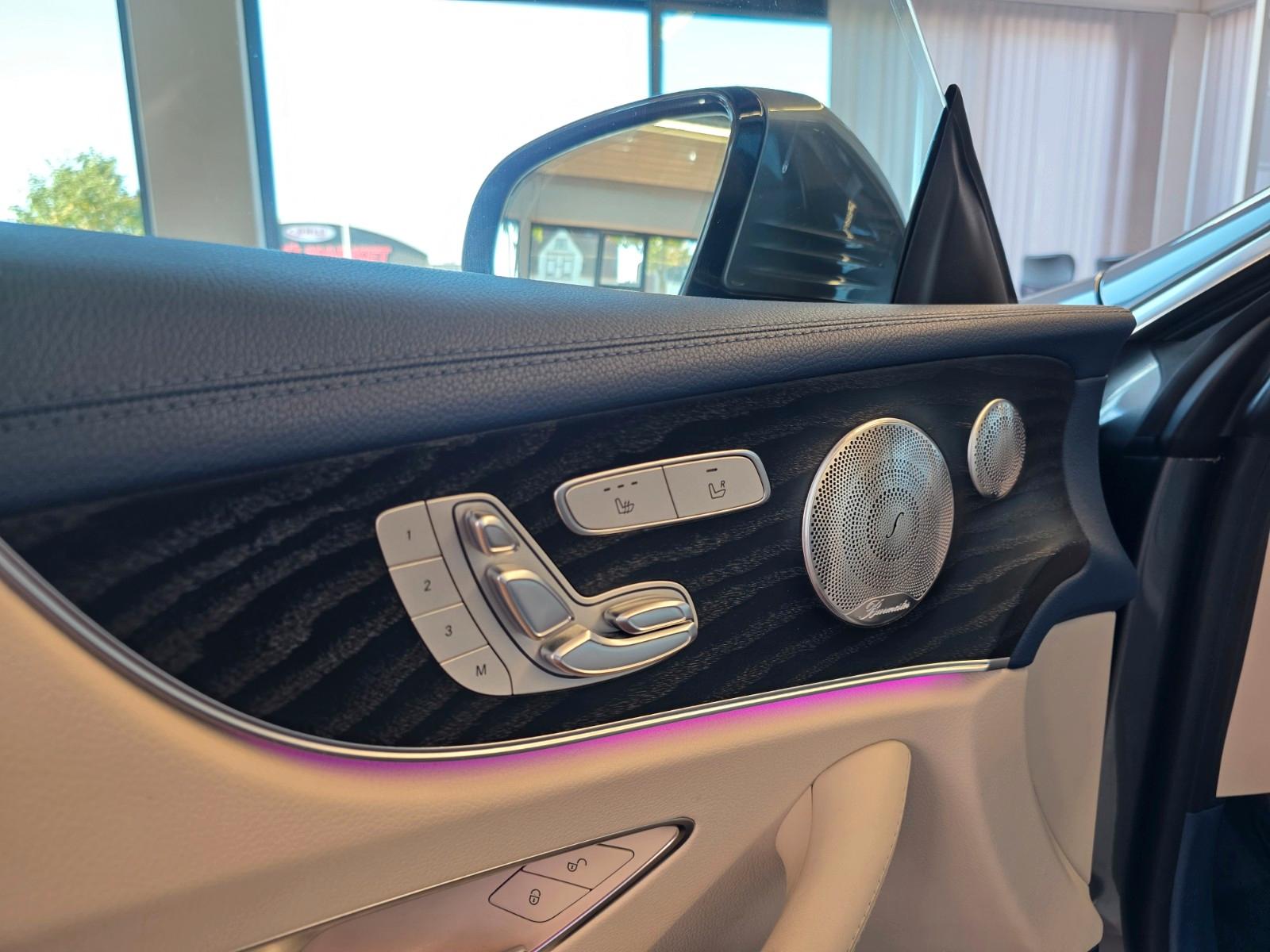 Mercedes-Benz E 300 Coupe+Avantgarde+Ambiete+LED+Kamera