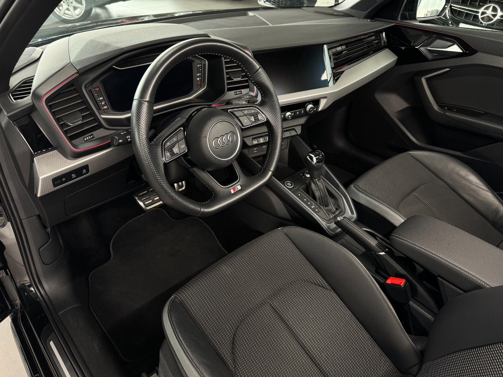Fahrzeugabbildung Audi A1 Sportback 40 2.0TFSI 3x S-line Plus-Paket ACC