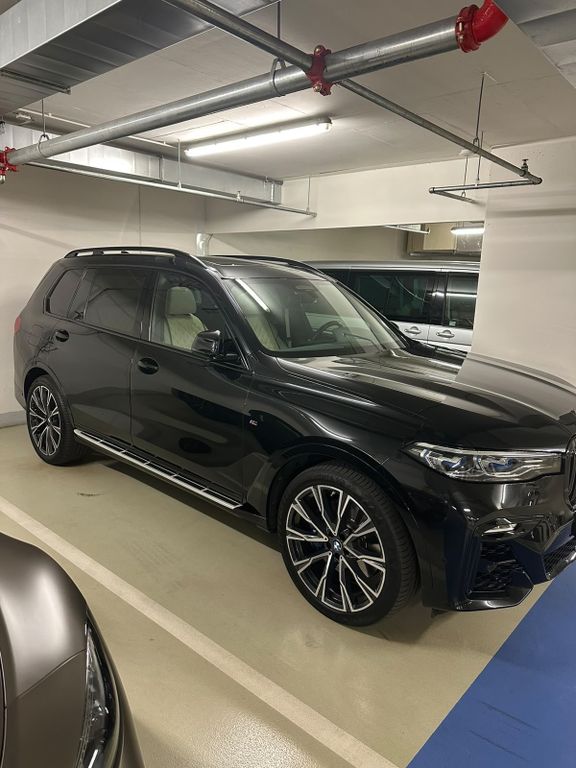 Image of BMW X7