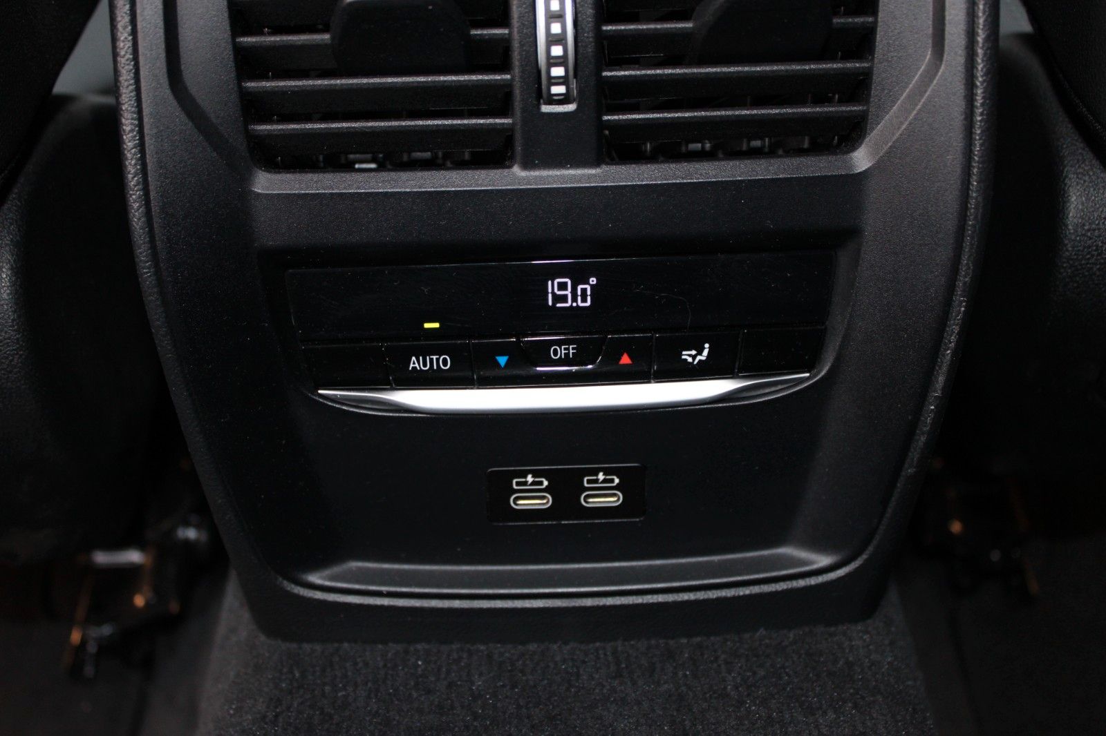 BMW 318d Touring LEDER AHK PDC LED NAVI SHZ foto 18