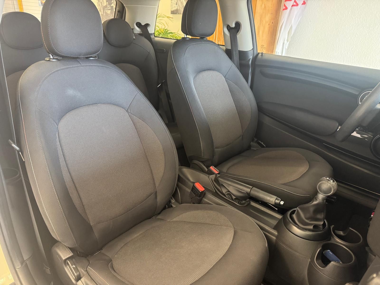 Fahrzeugabbildung MINI ONE_FIRST/WENIG KM/ /KLIMA/