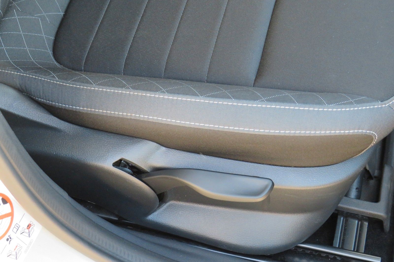 Fahrzeugabbildung SKODA Fabia Combi Ambition GRA SITZH. APP-CONNECT 1.HD