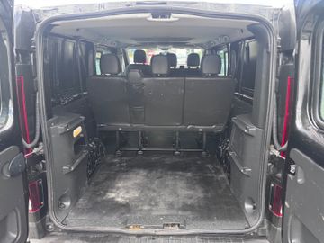 Renault Trafic - 12