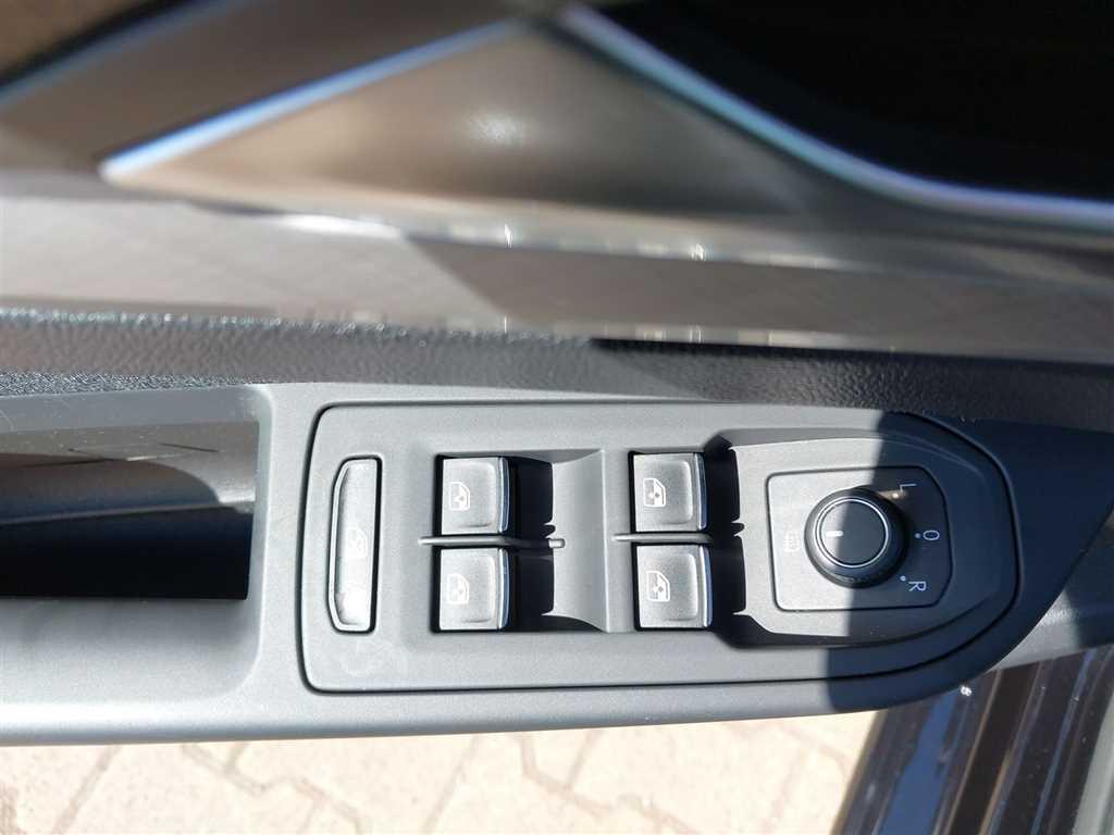 Volkswagen Golf Variant Life 2.0 TDI Navi Winterpaket, миниатюра 13