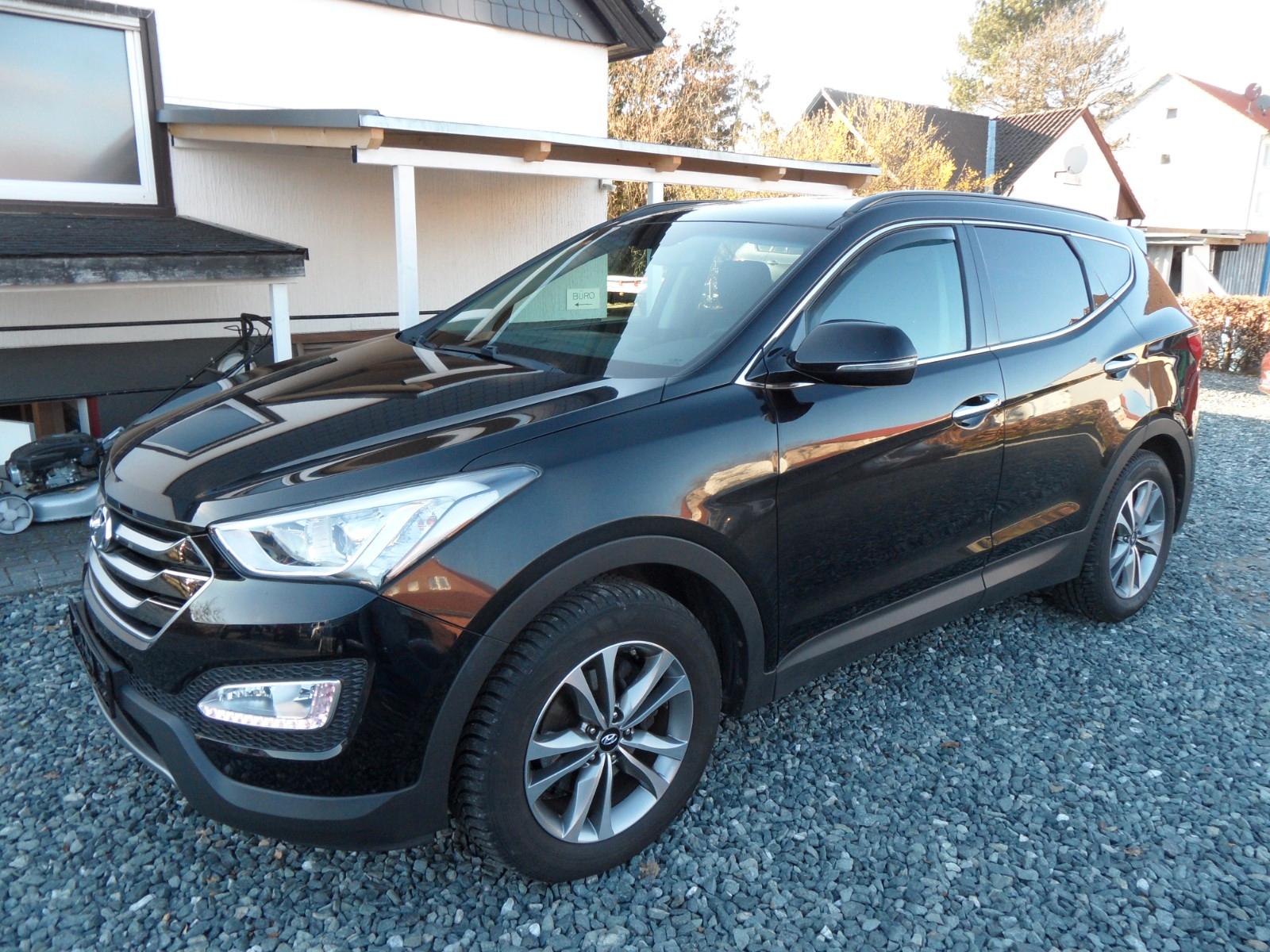 Hyundai Santa Fe 2,2 CRDI, 4WD, Automatic,erst 61.200 KM