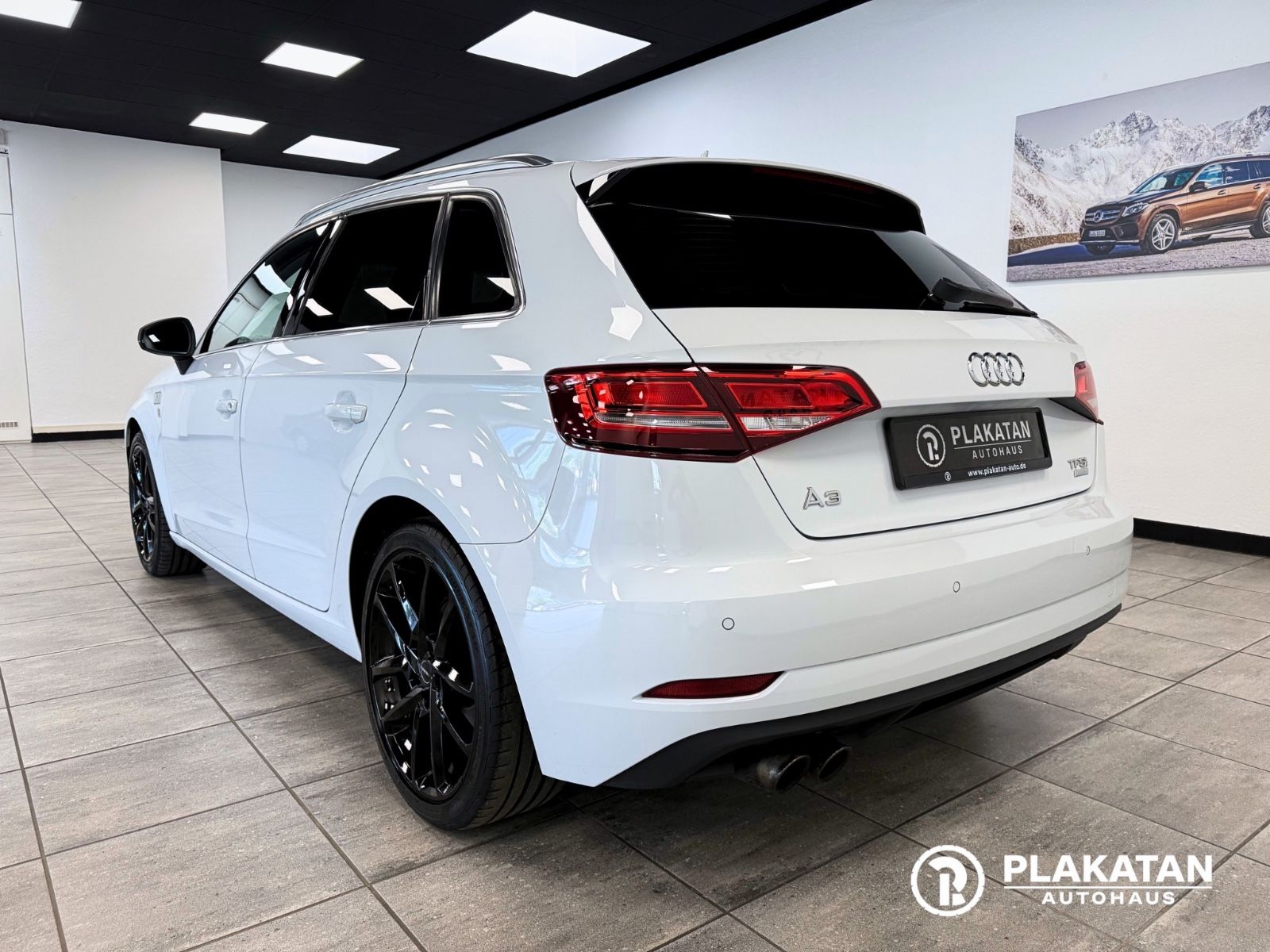 Fahrzeugabbildung Audi A3 Sportback Navi DigitalInstr LED