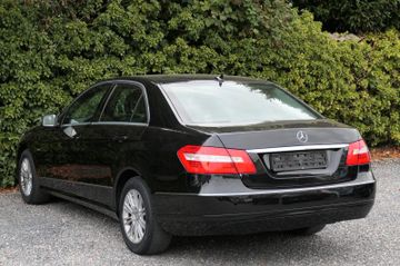 Mercedes E 220 - 11
