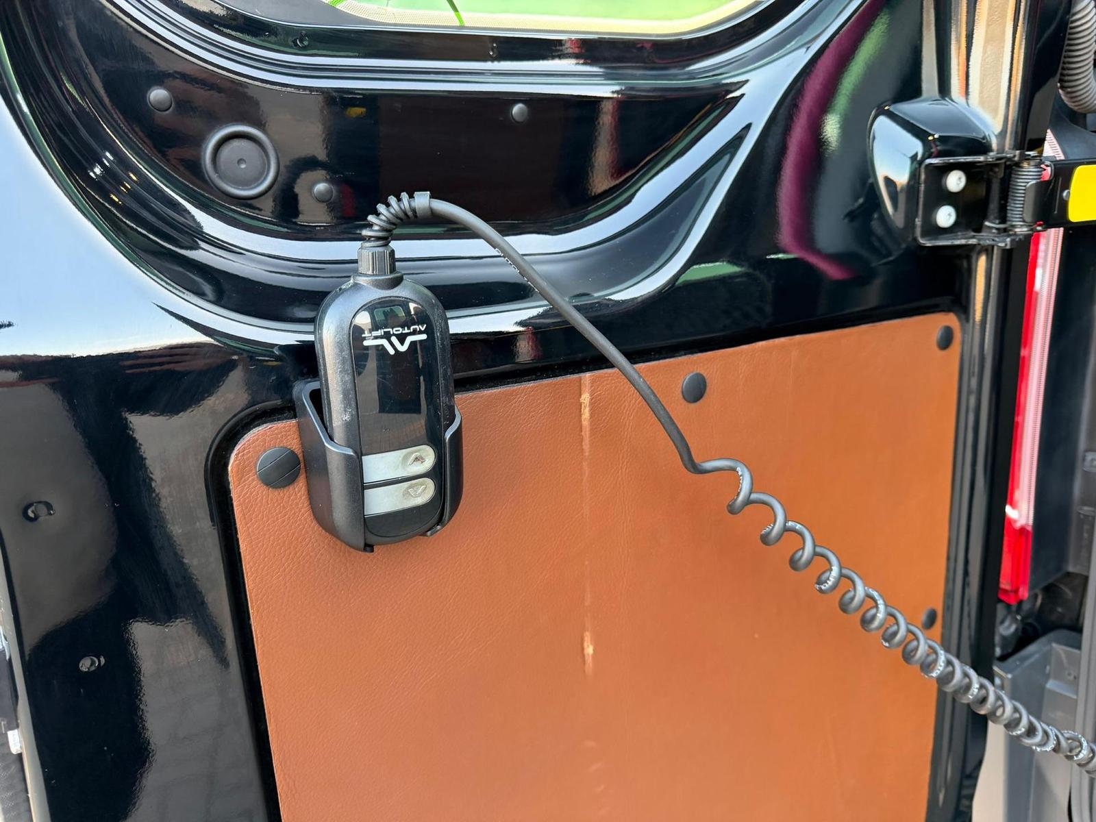 Ford Transit Custom Ambiente Behindertengerecht
