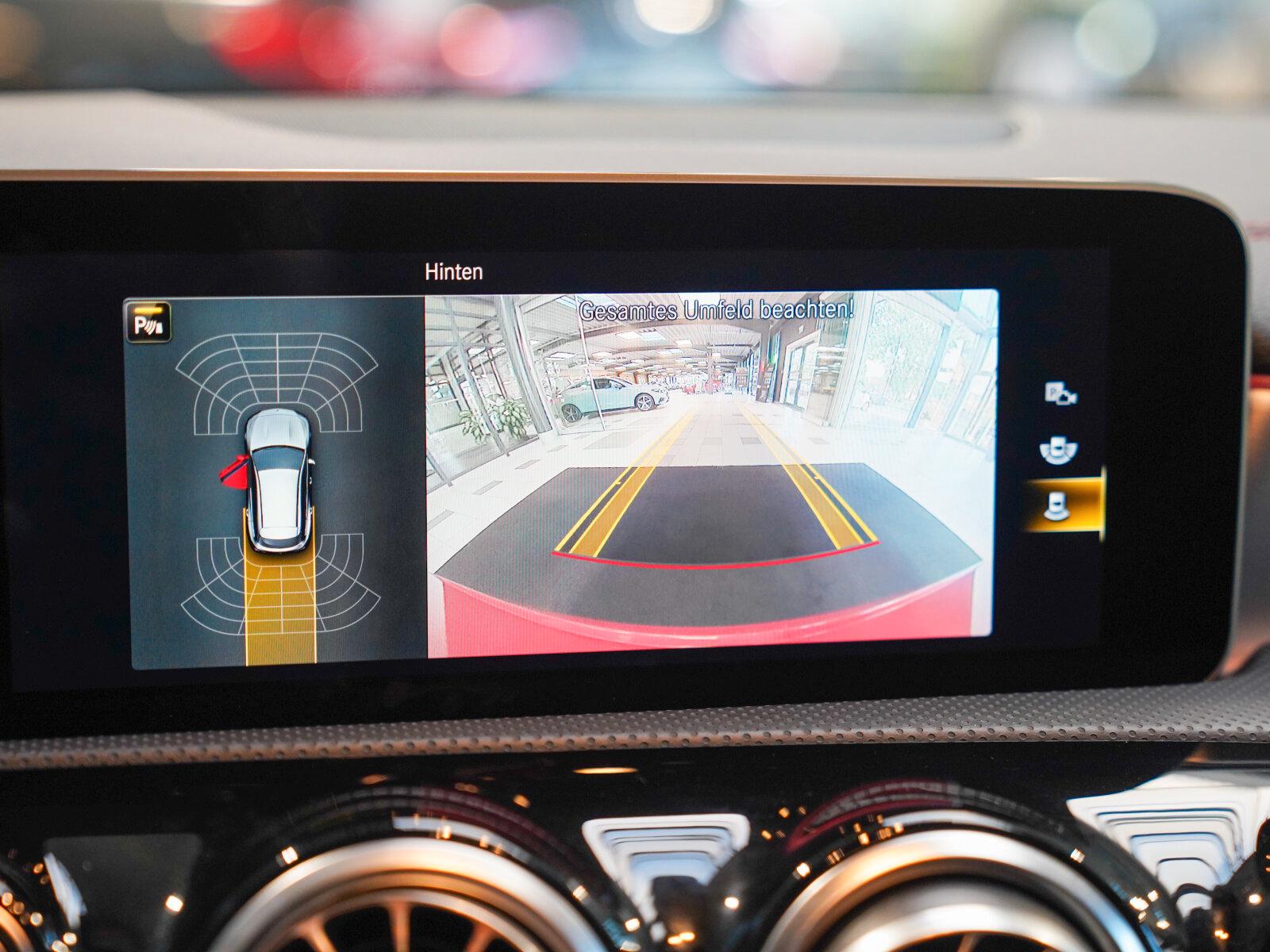 Mercedes-Benz CLA 200 SB AMG Line Night KEYLESS Panorama LED