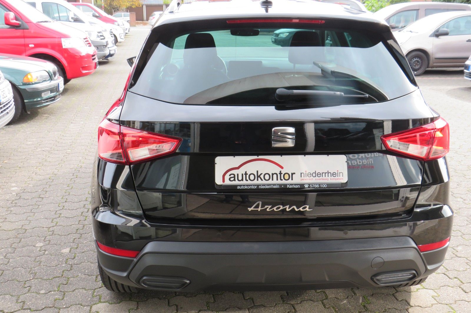 Fahrzeugabbildung SEAT Arona Style DSG LED NAVI DAB GRA PDC 1.HD