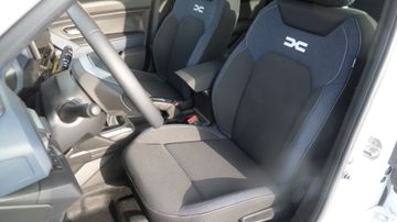Dacia Duster III Expression TCe 130 PS mit Winterpaket