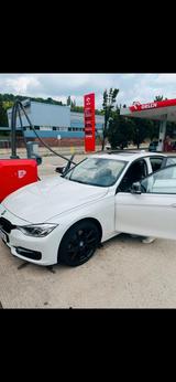 BMW 3er F30 320d Top Zustand - BMW 320: F30
