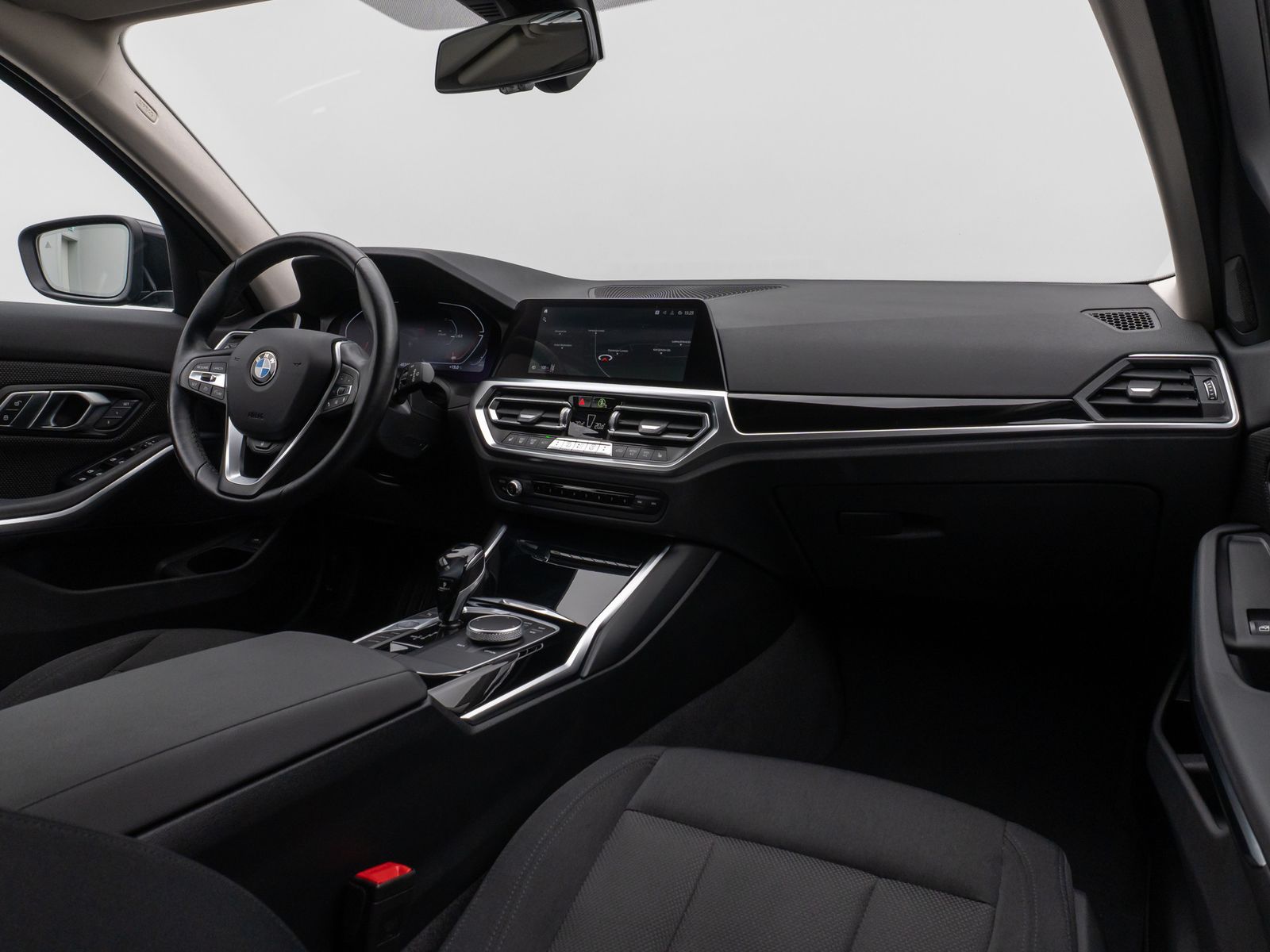 Fahrzeugabbildung BMW 320d Kamera DAB HiFi Komfort Alarm Standheizung