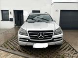 Mercedes-Benz GL 500 4MATIC Grand Edition Grand Edition - Mercedes-Benz GL 500 mit Benzin-Antrieb