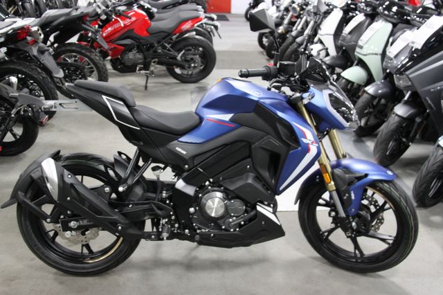 Keeway RKF 125 ABS naked Führerschein und B196!